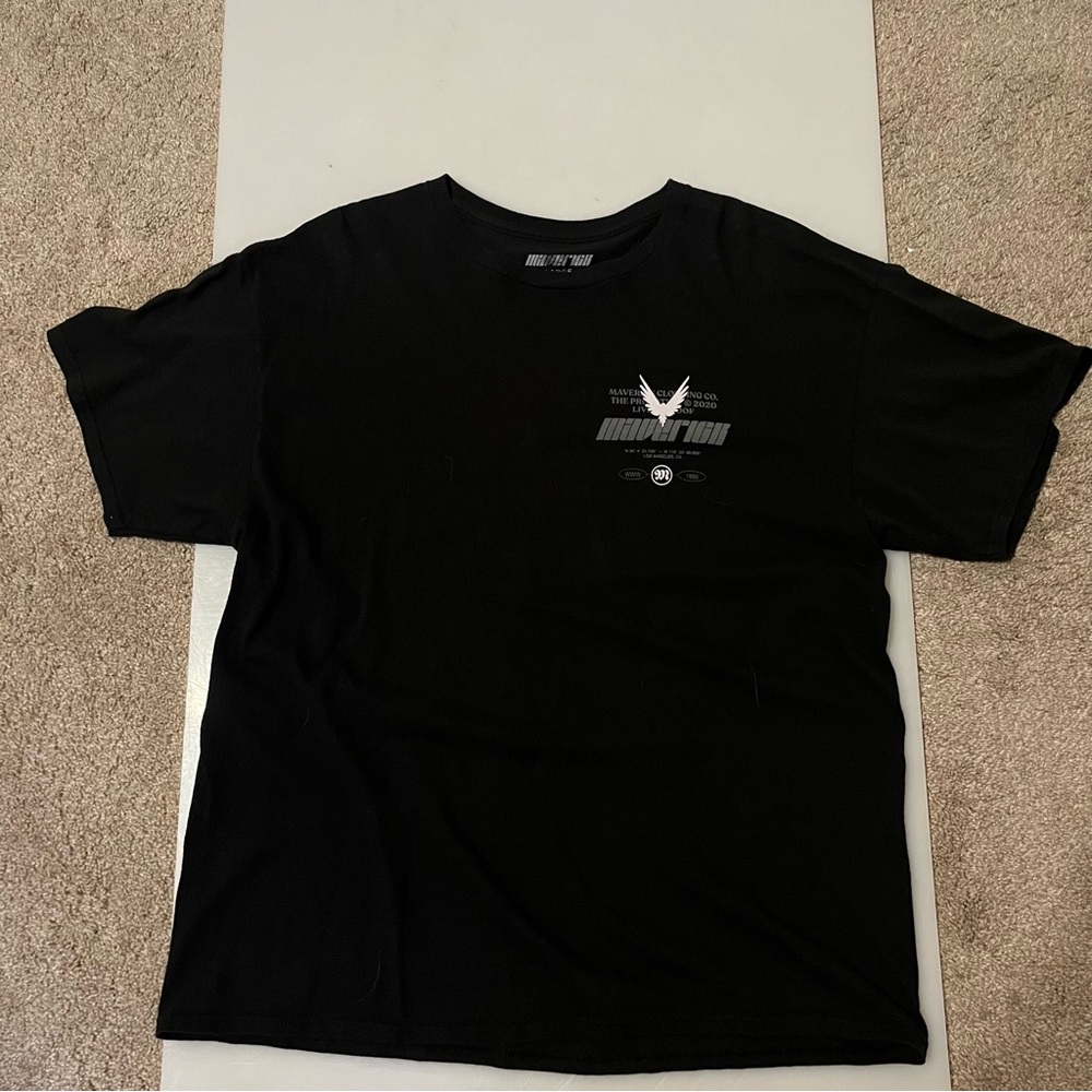 Black and White Maverick Tee in Large